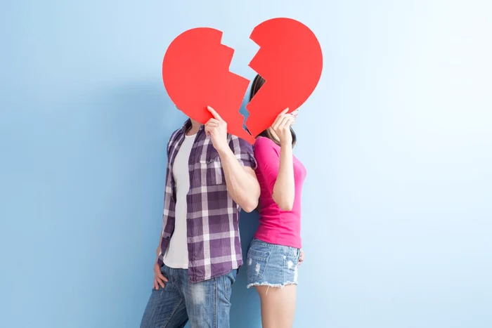 Femeia susţine că s-a căsătorit în largul mării cu fantoma piratului pe care îl iubeşte Foto: Arhivă personală
