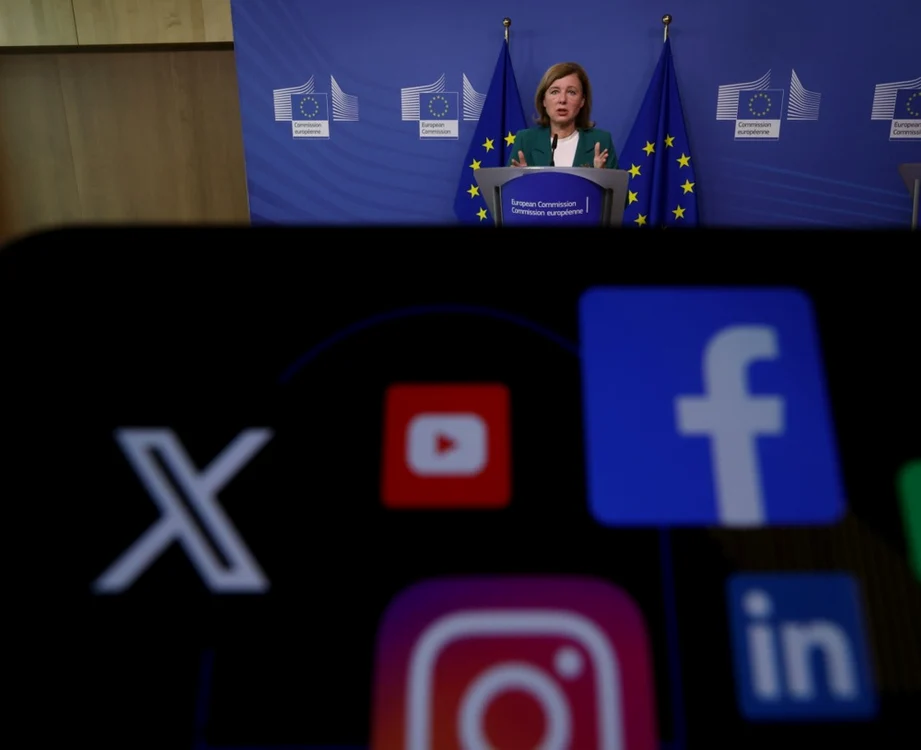 Vera Jourova la conferința de presă de la Bruxelles dedicată platformelor online FOTO EPA-EFE