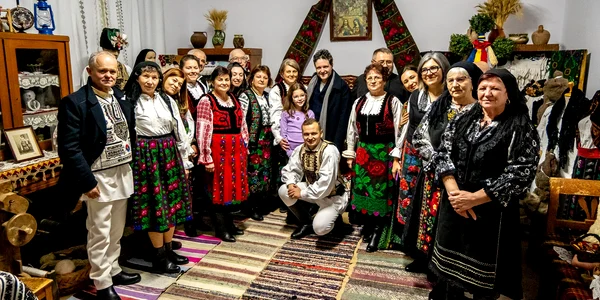 Nicusor Dan FOTO facebook satul Ileni jpg