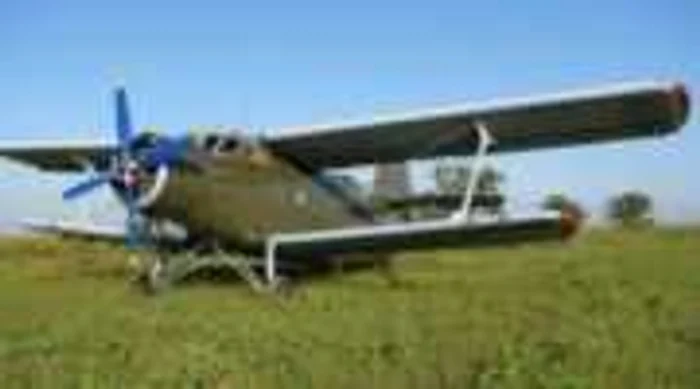 Avionul a aterizat pe un câmp din Briceni