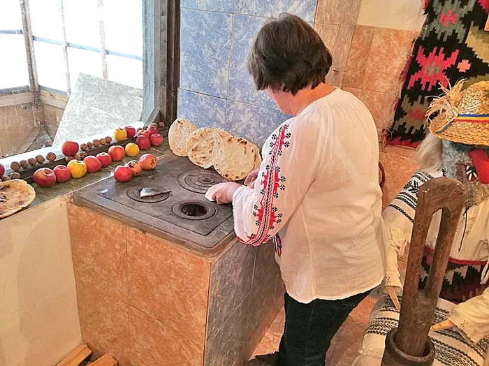 Soţia coace turtele