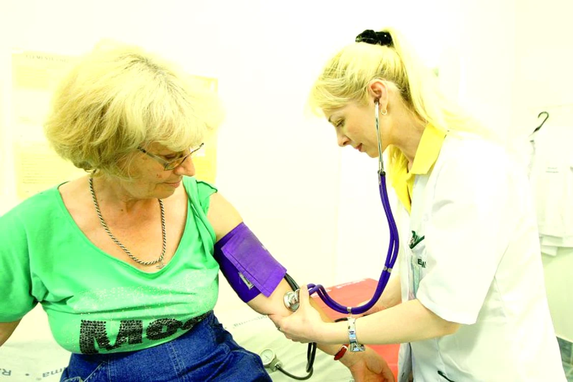 
    Adulţii între 18 şi 40 de ani vin la doctor pentru un consult sumar  