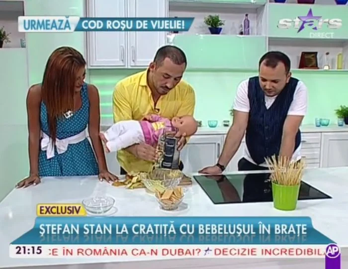 Artistul i-a pregătit bebeluşului măr cu biscuiţi