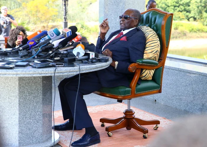 BAT respinge acuzaţia că a făcut demersuri cu scopul de a influenţa activităţile legale ale competitorilor legitimi sau pentru avantaj comercial. Ăn imagine, Robert Mugabe, la 29 iulie 2018. Foto EPA-EFE