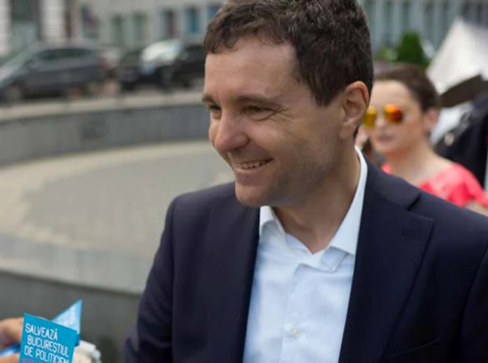 
    Nicușor Dan  