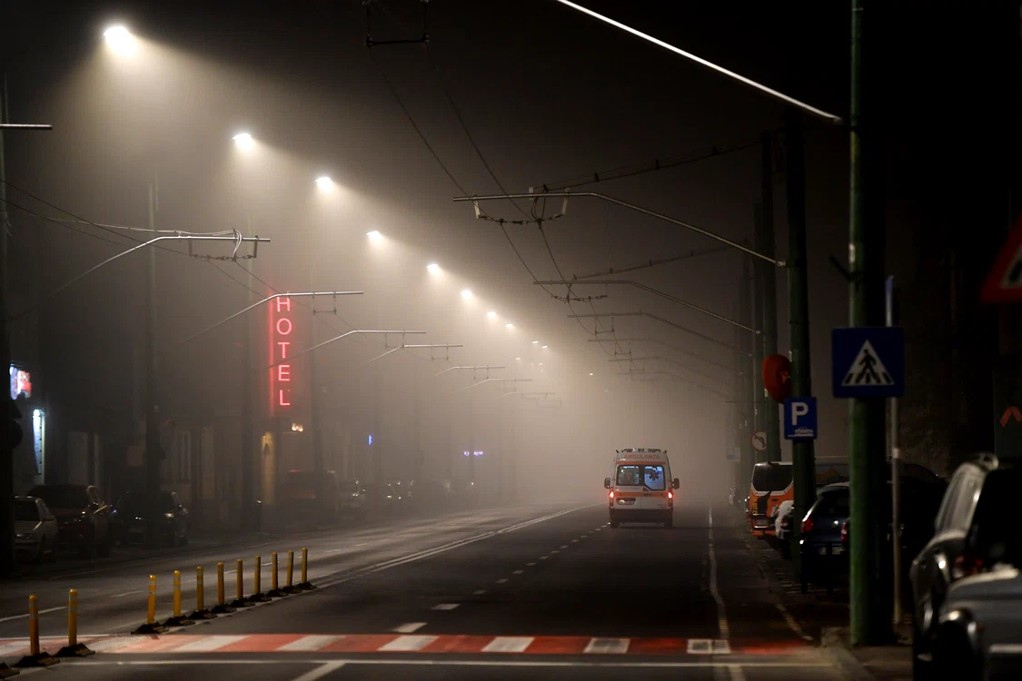 
    Începând de duminică, românii nu mai pot circula în afara locuinței dup ora 22.00foto: Inquam Photos  