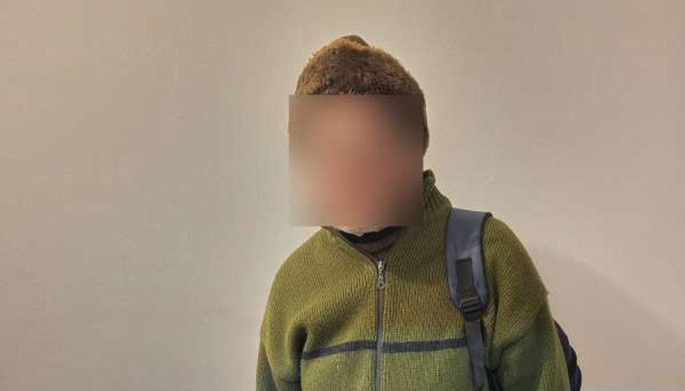 Un bătrân de 83 de ani a cerut favoruri sexuale unor minore, în schimbul a 100 de lei. El a fost prins de jandarmi