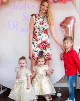 6 valentina pelinel si copiii 1 jpg jpeg