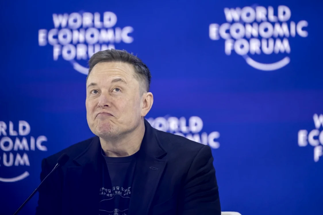 Elon Musk vrea să facă un oraș pe Lună FOTO EPA-EFE