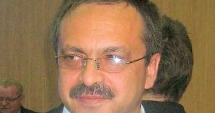 Hunedoara: Suspiciune de gripă nouă, neconfirmată în cazul şefului Inspectoratului Şcolar Hunedoara