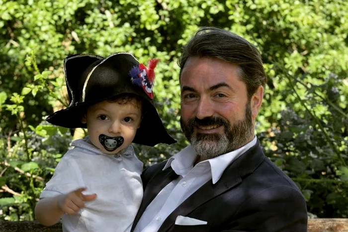 Prințul Joachim Bonaparte și mezinul său. FOTO: Instagram