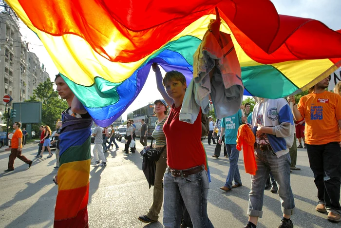 Primul marș pentru drepturile comunității LGBT din țară a strâns câteva sute de persoane. FOTO: AFP