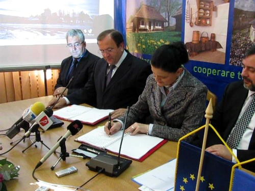 Anca Boagiu a semnat proiectul de modernizare a aeroportului