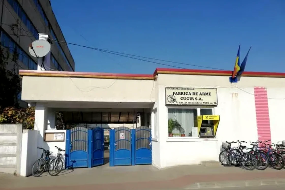 Un incendiu a avut loc pe 2 august la Fabrica de arme Cugir. FOTO: Adevărul