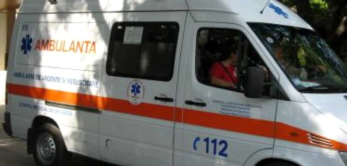 Alba Iulia: O fetiţă de doi ani a murit după ce a căzut canapeaua peste ea