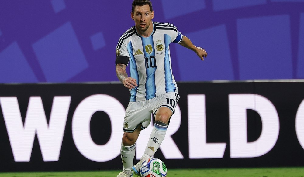 În onoarea căpitanului. Cum îl omagiază argentinienii pe Messi, retras de la națională