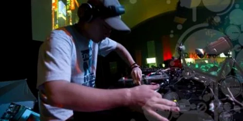 DJ Kentaro (foto: www.allstarpics.net)
