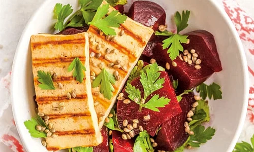 salata de sfecla rosie cu tofu jpg