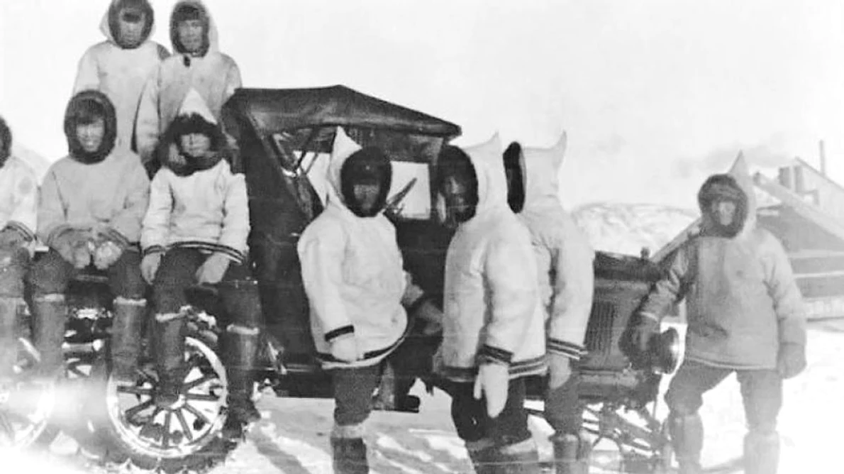 Snowmobile din 1926 descoperit în pădurile Canadei jpeg