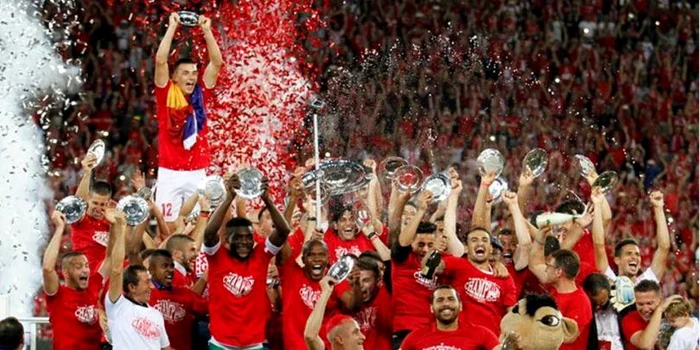 Hoban mai câştigase un singur trofeu în carieră, Cupa României, cu Petrolul, în 2013. Acest titlu vine exact în ziua când fosta lui echipă a retrogradat matematicFoto Click!