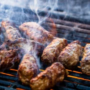 Mici pe gratar FOTO Shutterstock jpg