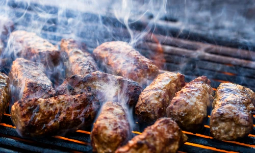 Mici pe gratar FOTO Shutterstock jpg