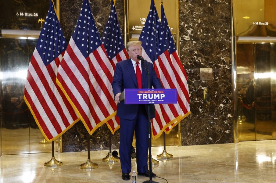 Ce au în comun Maica Tereza, Al Capone, Elvis și Isus? Trump s-a comparat cu fiecare dintre ei