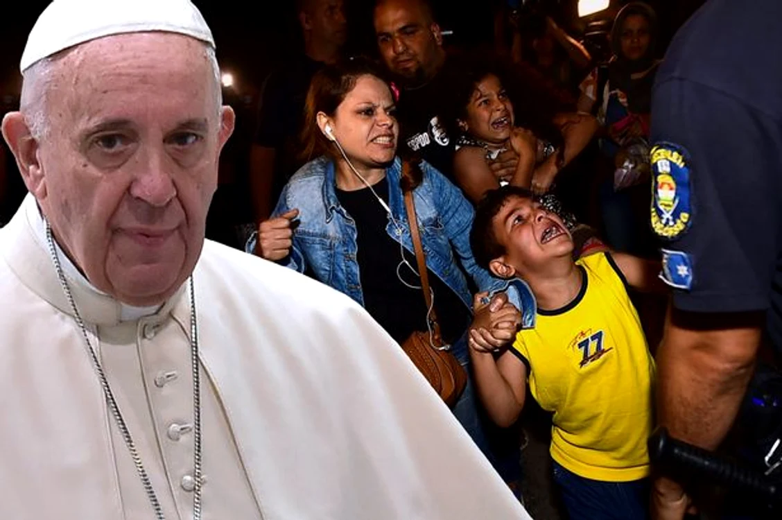 
    Suveranul Pontif a invitat credincioșii reuniți în Piața Sfântul Petru să primească refugiații în casele lorfoto: mirror.co.uk  