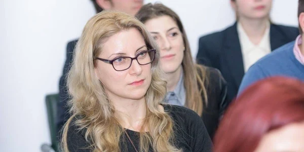 dana hancu campanie ghiozdan