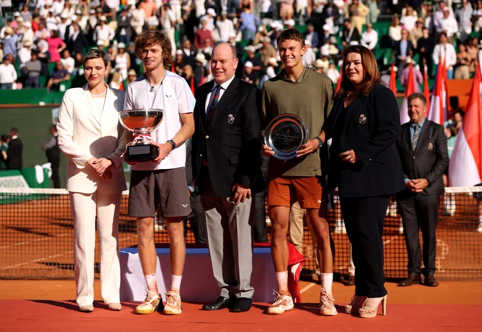 Prințesa Charlene și Prințul Albert de Monaco la finala Rolex Monte Carlo Masters (3) jpg