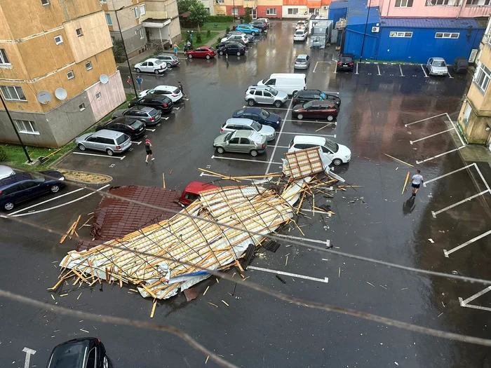 Furtuna a afectat zeci de localități FOTO Meteoplus