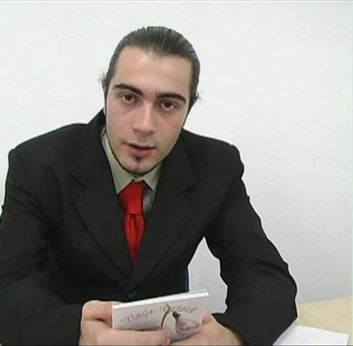 Poetul Iulian Petrescu