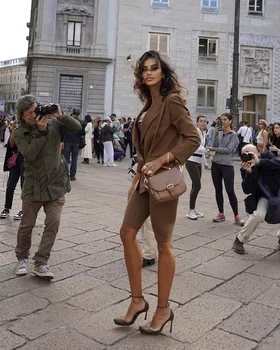 Madalina Ghenea stil colanti sexy (9) jpg