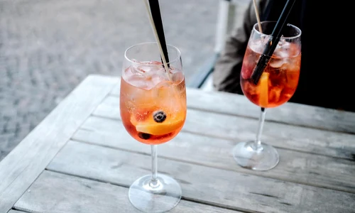 1 clickpentrufemei aperol tomasz rynkiewicz vejn2jmxf0a unsplash jpg jpeg