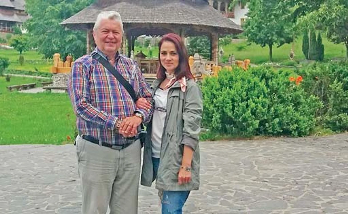 
    Cei doi artişti  formau un cuplu  şi pe scenă, nu  doar în viaţa reală  