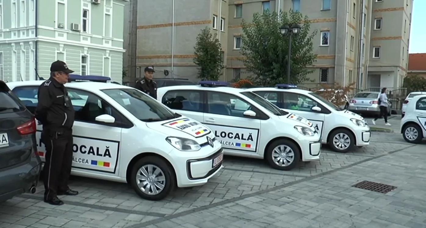 Mașinile electrice noi achiziții ale Poliției Locale din Râmnicu Vâlcea Foto Alexandru Stoica jpg