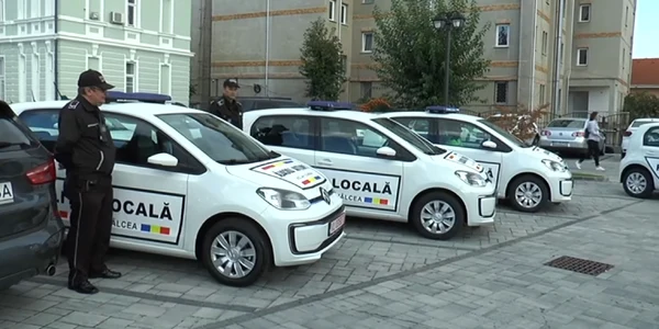 Mașinile electrice noi achiziții ale Poliției Locale din Râmnicu Vâlcea Foto Alexandru Stoica jpg