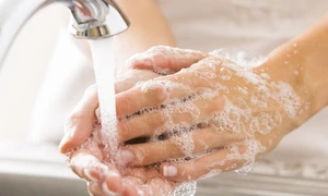 maini spalate cu apa si sapun jpeg