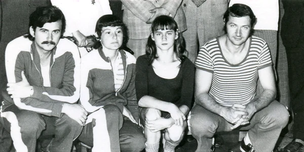 geza poszar marta karolyi nadia comaneci si bela karolyi in 1976 la onesti foto arhiva personala