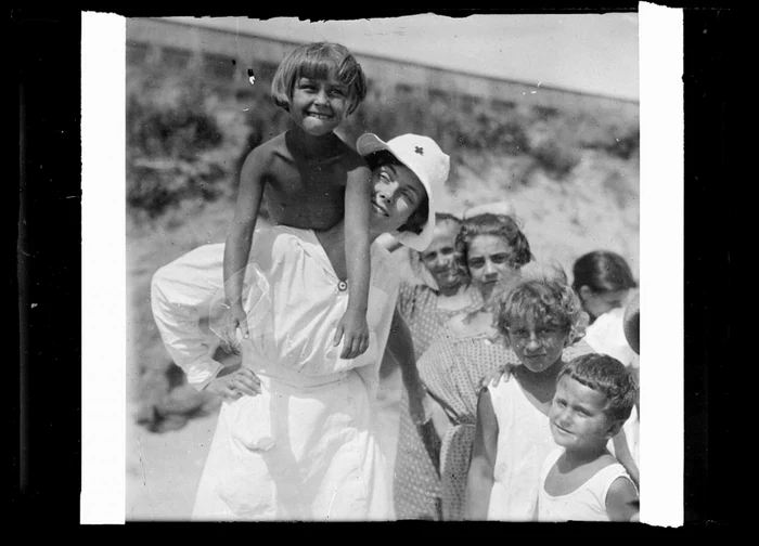 techirghiol copii romani  reprezentanta American Red Cross 1921