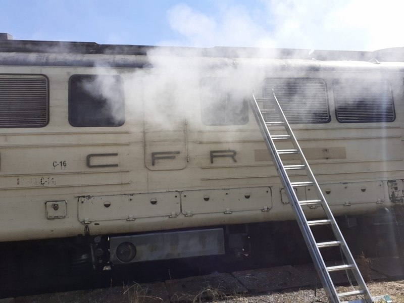 Incendiu la locomotiva unui tren de marfă cu rezervoare de biodiesel