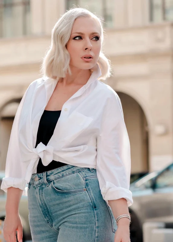 Femeia de afaceri, actrița și cântăreața ne-a marturisit că lucrează la o comedie romantică