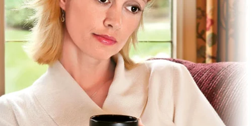 Ceaiurile din plante  atenuează simptomele  sindromului premenstrual