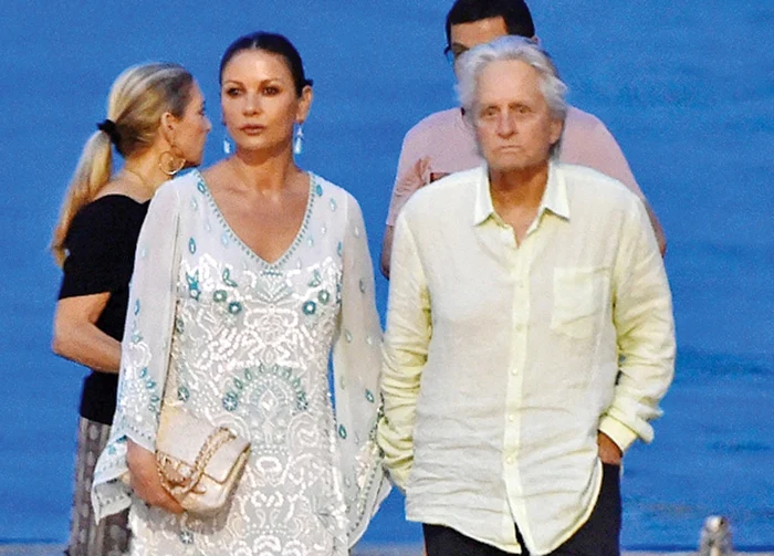 Catherine Zeta-Jones și Michael Douglas, la cină în Portofinofoto: Profimedia
