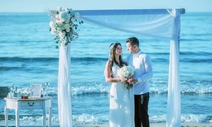 Denisa și Sebastian (Flick) au fcut cununia civilă în Creta  jpeg