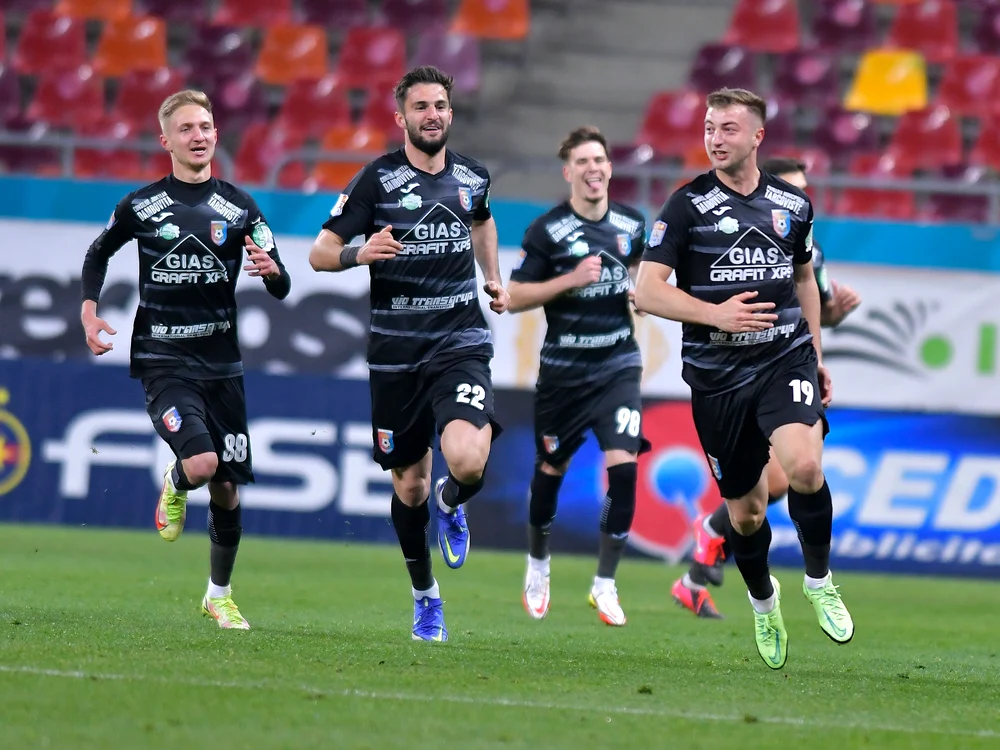 Popa a marcat un gol din lovitură liberă (Foto: sportpictures.eu)