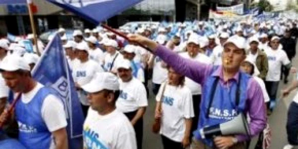 Bugetarii sunt trimişi în concediu fără plată în noiembrie şi decembrie