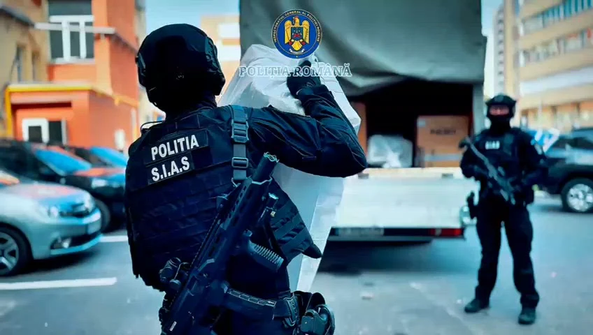 Imagini dintr-o operațiune spectaculoasă: Poliția a distrus patru tone de droguri. Proveneau din dosare DIICOT și reprezentau capturi record