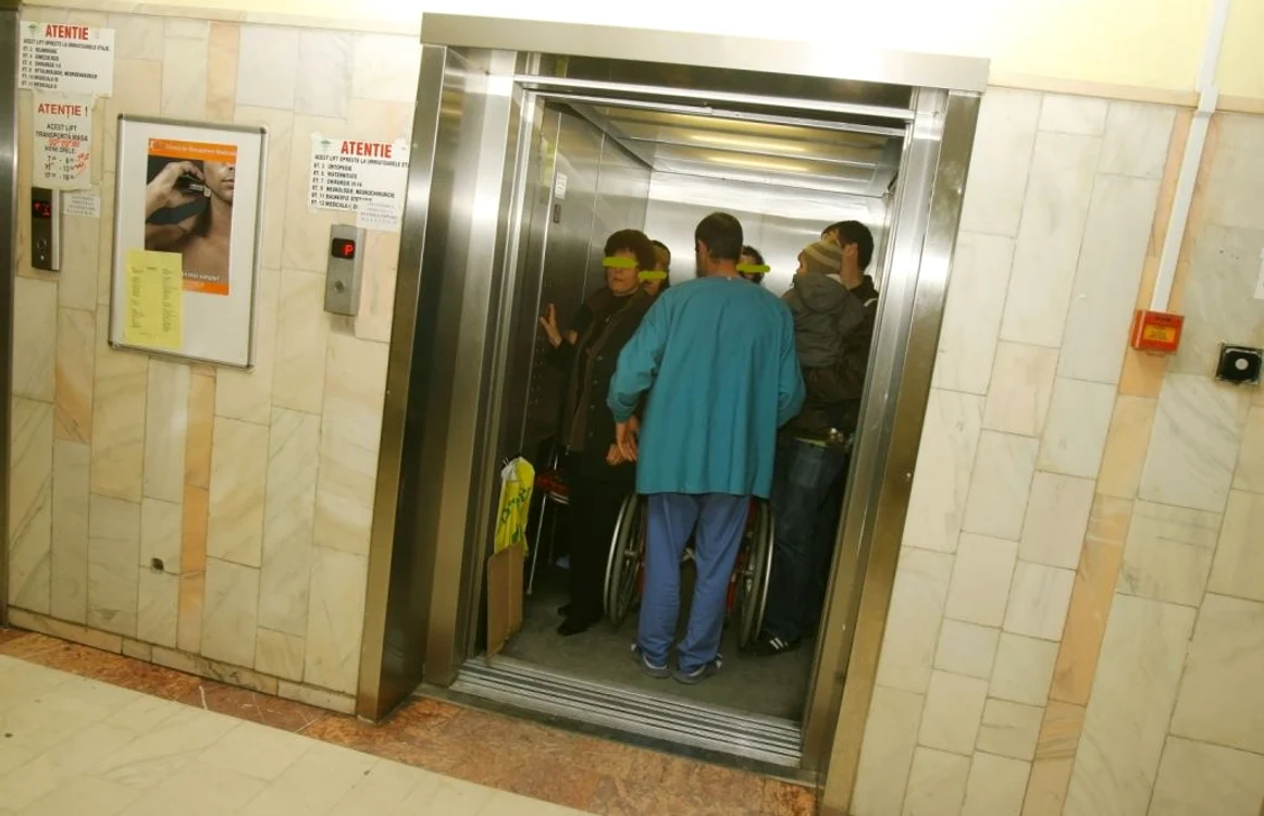 Lift într-un spital din România FOTO Adevărul
