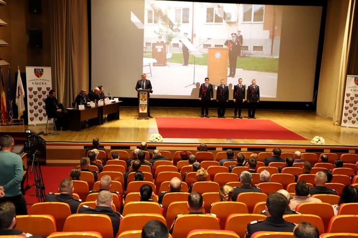 Premiați pentru salvarea a doi copii de la înec